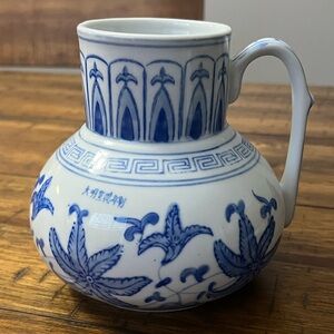Chinese Porcelain Ming Dynasty Xuande Mark Reproduction Teapot